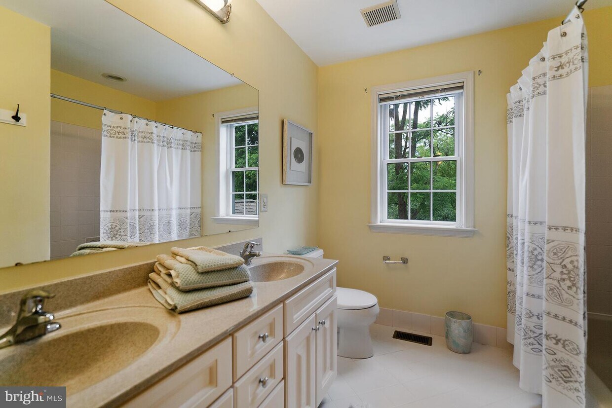 Foto principal - 1046 Knapp Rd