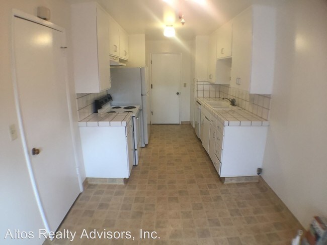 Building Photo - 546 S Eden Ave