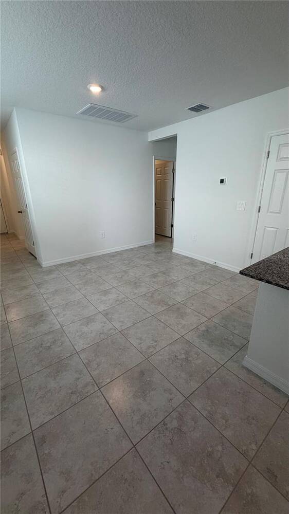 Building Photo - 3900 Giorgio Dr