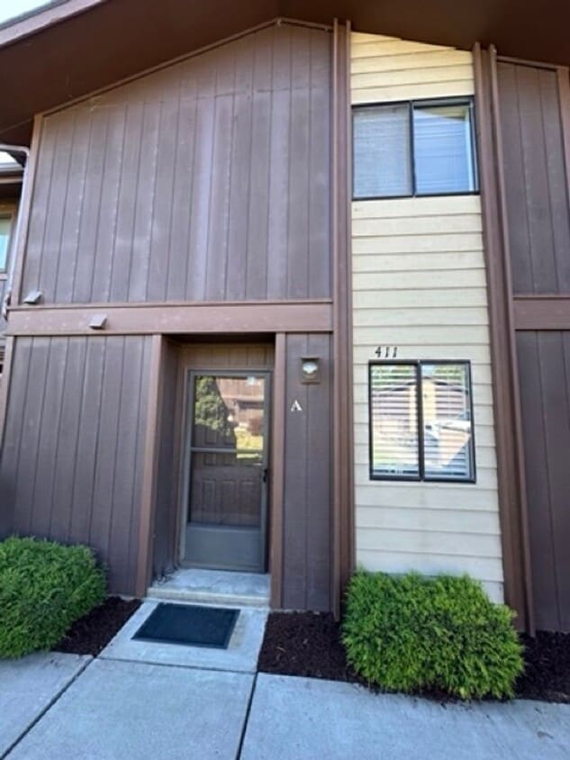 Primary Photo - Cheney Condo