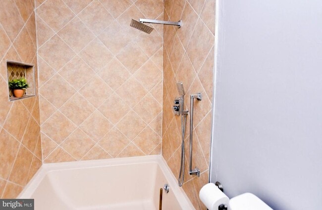 Building Photo - 3319 Huntley Sq Dr