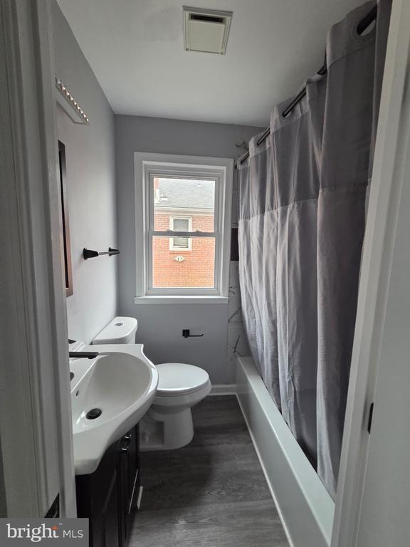 Building Photo - 7545 Ives Ln