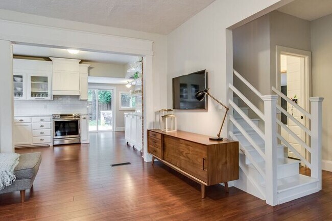 Foto del edificio - 1321 NW Drake Way