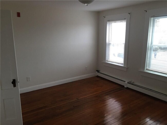 Building Photo - 64 Lyon Ave