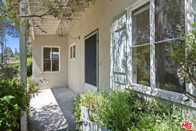 Foto del edificio - 1607 Maltman Ave