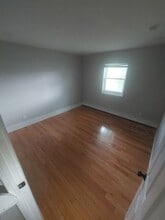 Building Photo - 400 Olive St