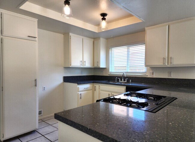 Building Photo - Beautiful Single story 4bd, 2ba home for l...