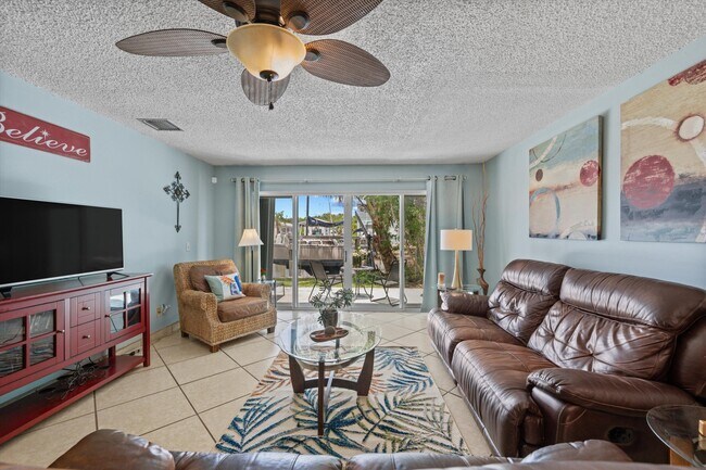 Building Photo - 96 Aqua Ra Dr