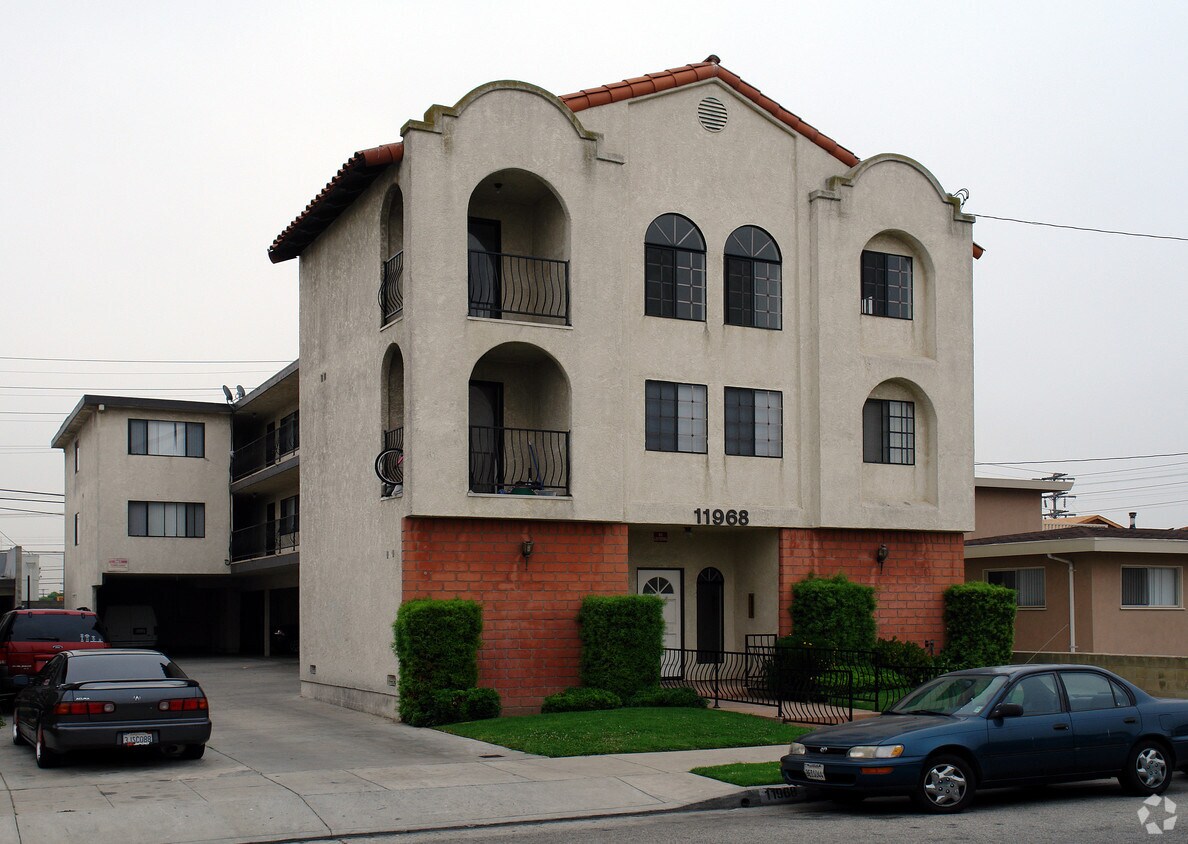 Foto del edificio - 11968 York Ave