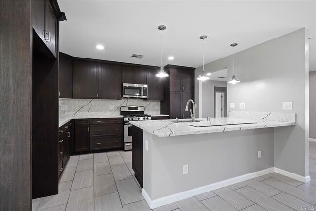 Building Photo - 20247 Kinzie St