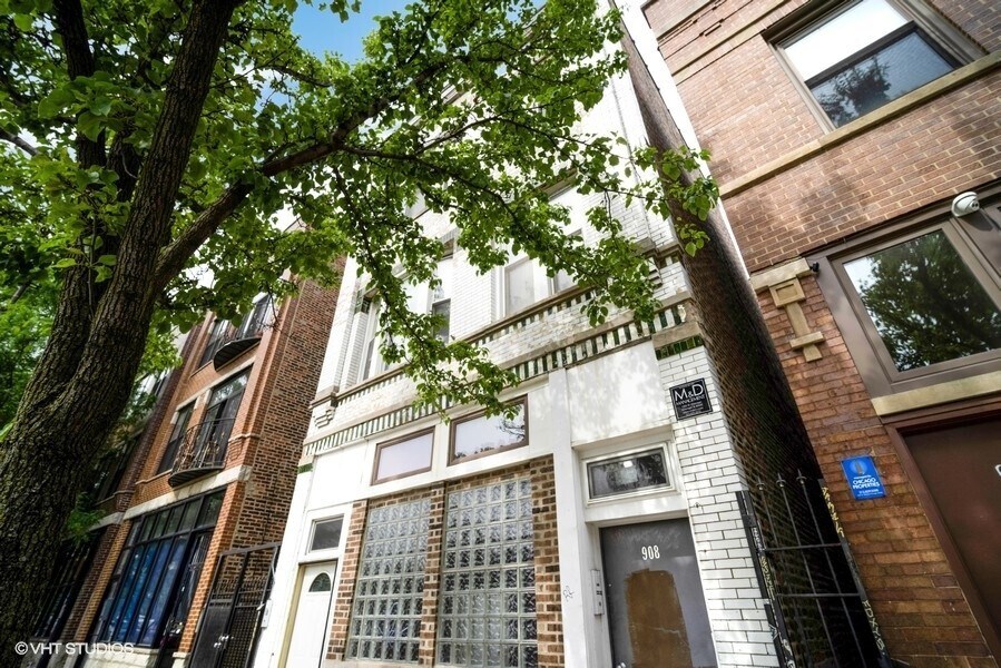 Foto principal - 908 N California Ave