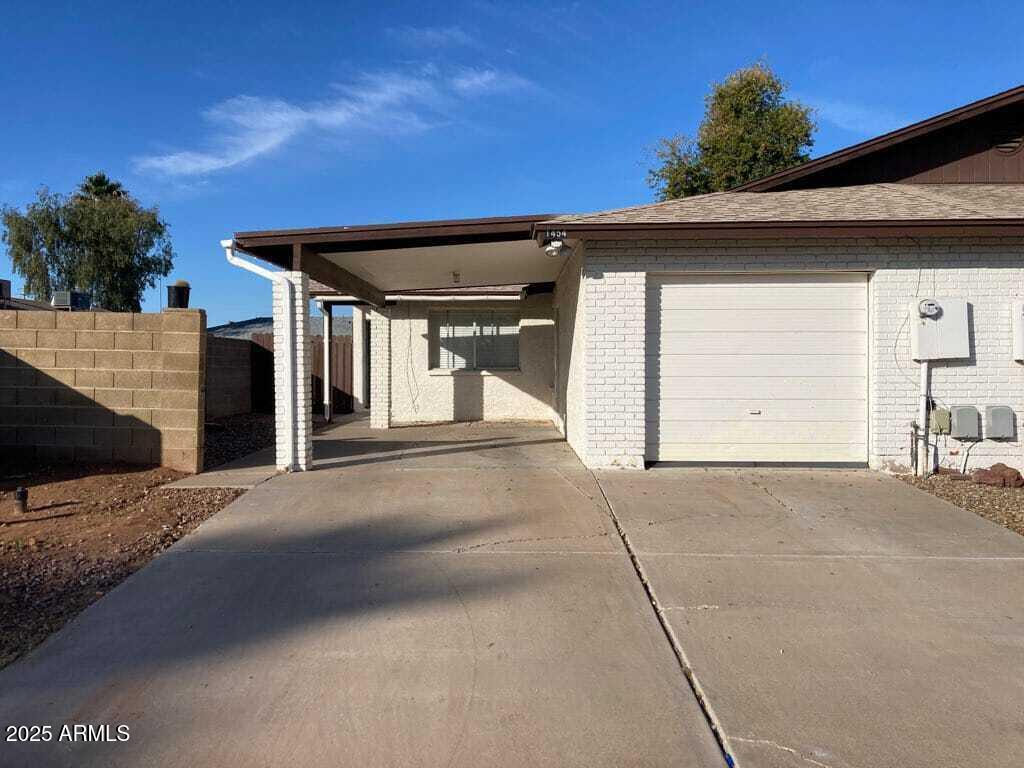 Primary Photo - 1454 S Doran