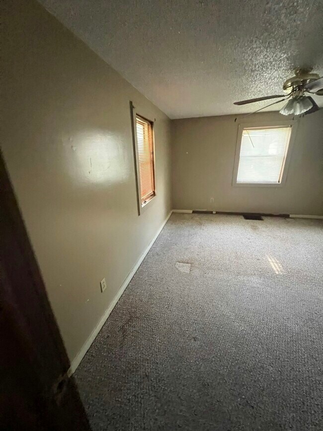 Foto del edificio - 403 E Division St