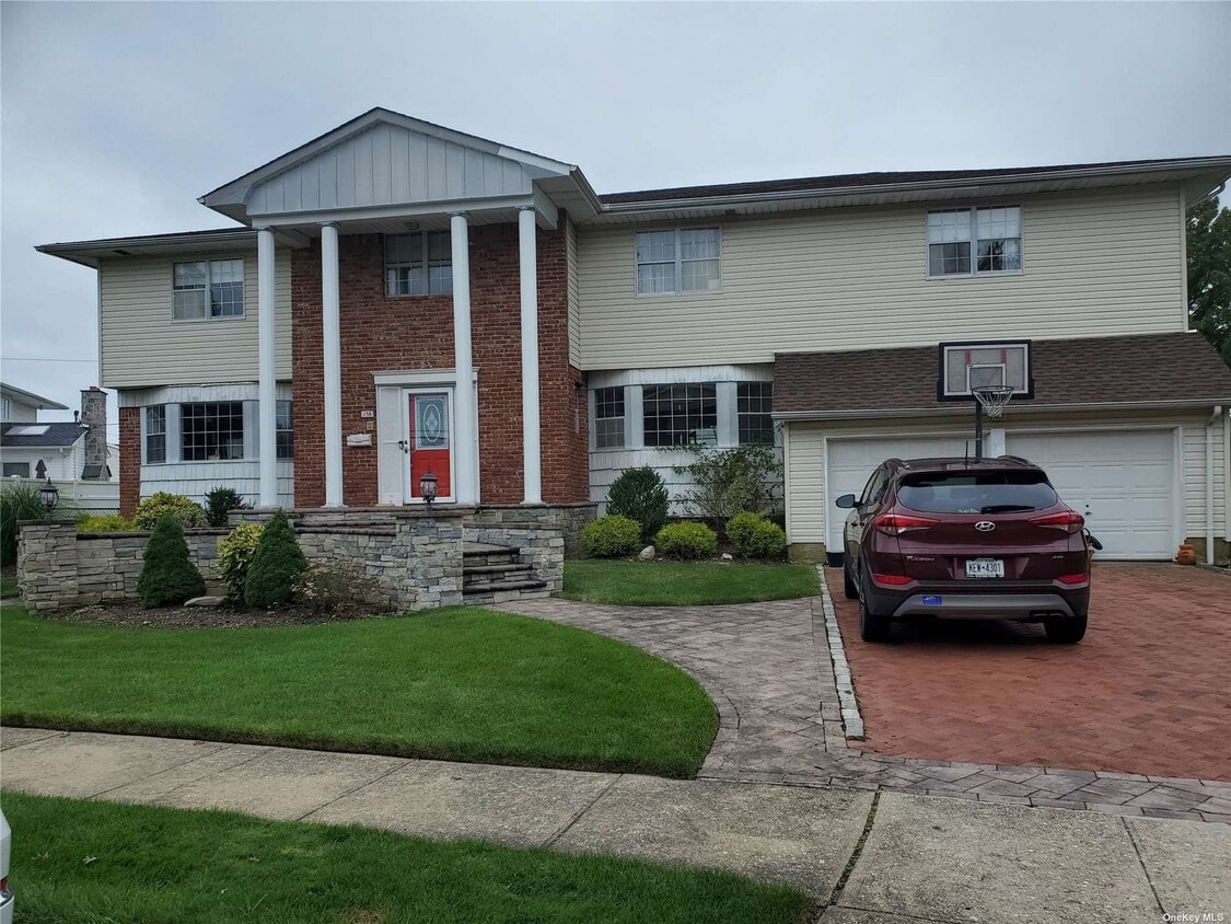 Primary Photo - 158 Whitewood Dr