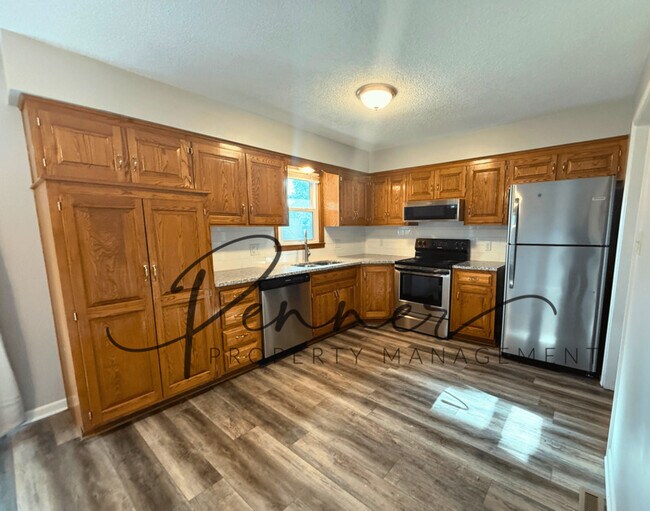 Building Photo - 2707 S Coachman Dr