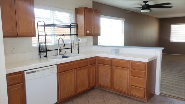 Foto del edificio - 73470 Friendy Ln