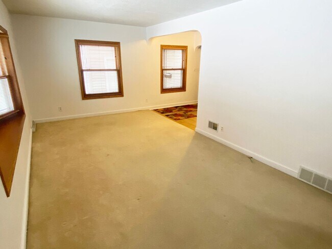 Building Photo - 2-Bedroom 1 Bath Ranch Style Home on Wausau's West Side