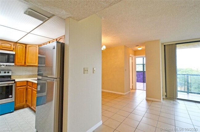 Building Photo - 2 br, 2 bath  - International Park Condo II