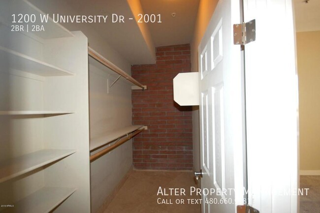 Foto del edificio - Gorgeous 2 Bedroom Loft! Right on University