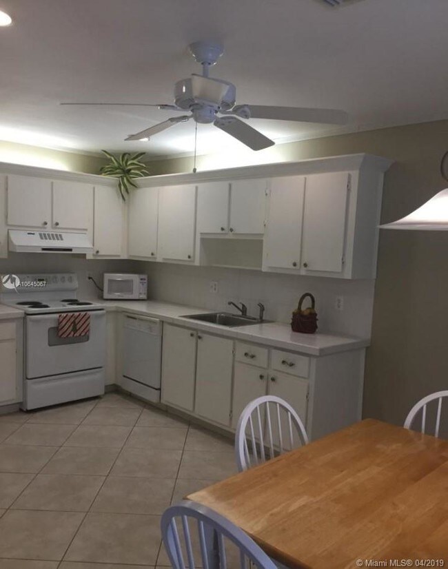 Foto del edificio - 1821 NW 18th Ave