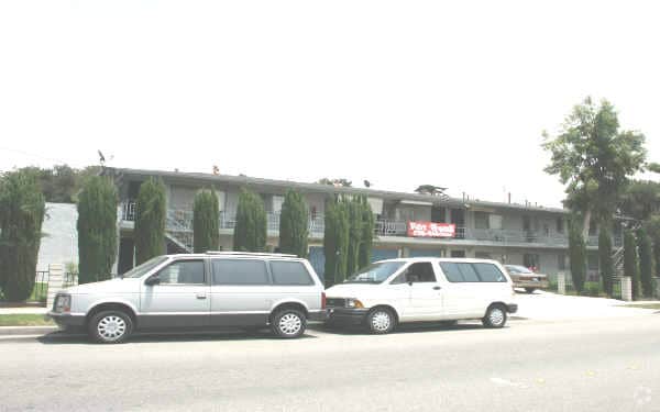 Building Photo - 203 E Olive Ave