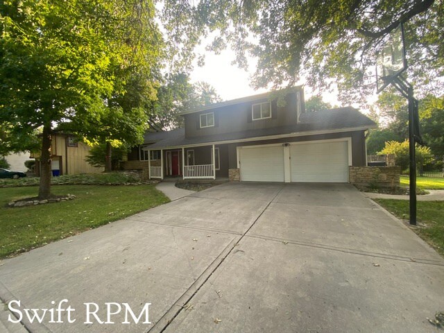 Primary Photo - 1110 S Avalon Ln