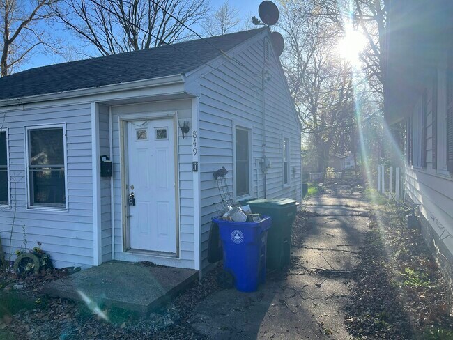Building Photo - 849 South Belmont Avenue