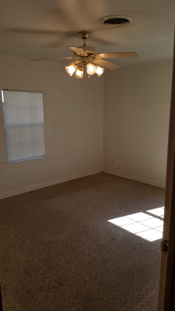 Foto del edificio - Nice 2 Bedroom, 1 Bathroom, 1 Car Detached...