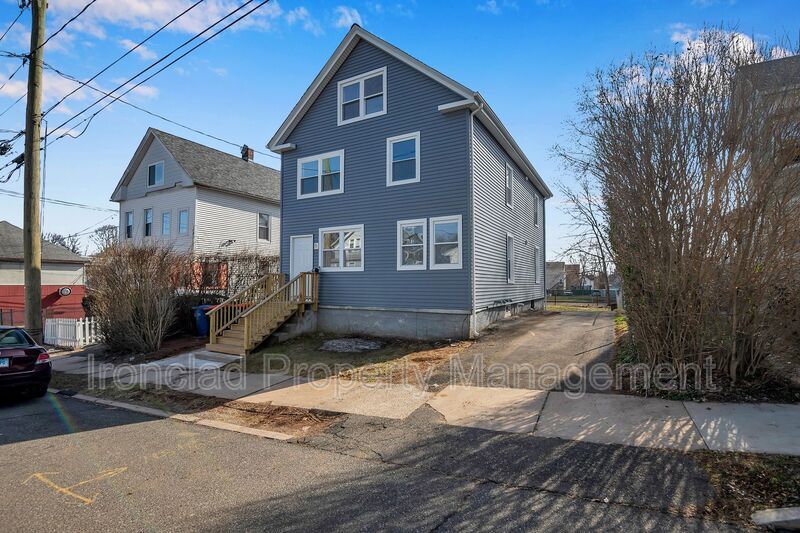 240 Springdale Ave Unit 1, Meriden, CT 06451 Condo for Rent in