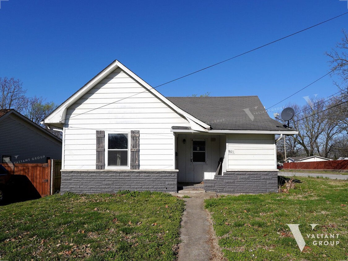 Primary Photo - Spacious 3 Bedroom, 2 Bathroom Rental Home...