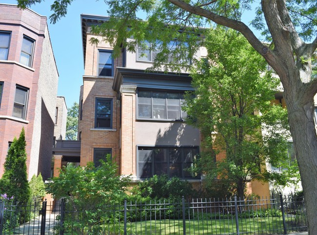 Building Photo - 848 W Lakeside Pl