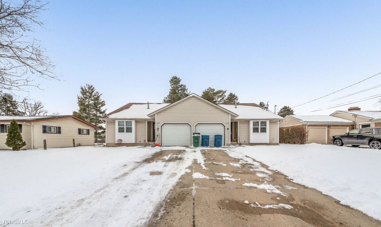 2637 Ridgemoor Dr SE, Kentwood, MI 49512 House Rental in Kentwood, MI