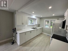 Building Photo - 437 Charlotte St