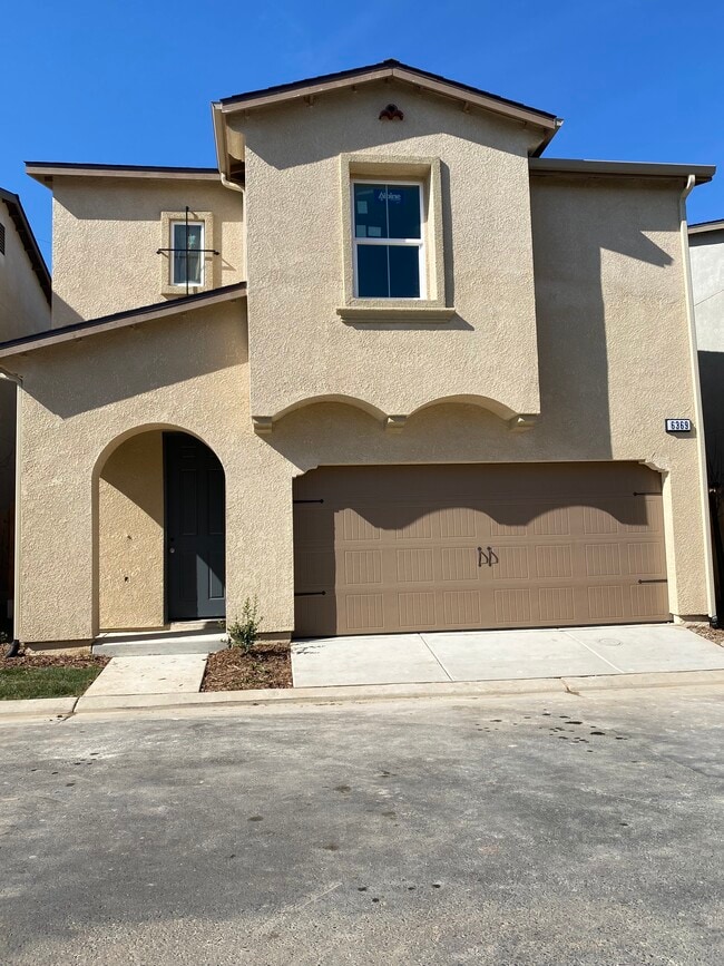 Building Photo - 6369 N Santa Lucia Way