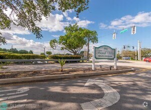 Building Photo - 7980 N French Dr