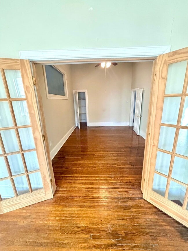 Foto del edificio - 241 N Queen St