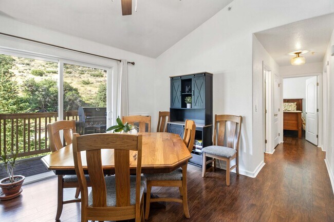 Building Photo - Three Bedroom Condo on the River