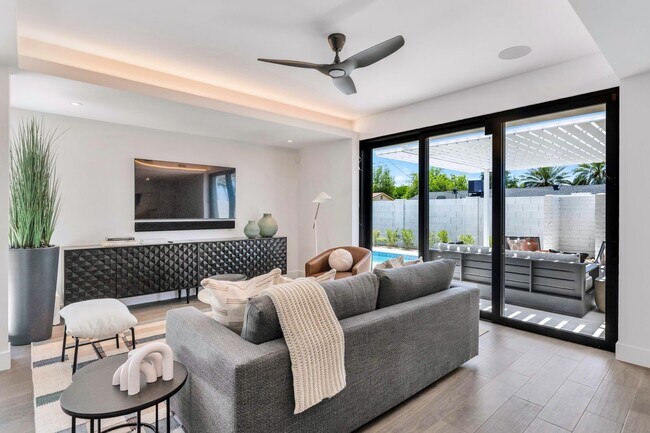 Foto del edificio - 1325 E Pomelo Grove LN, Phoenix, AZ 85014