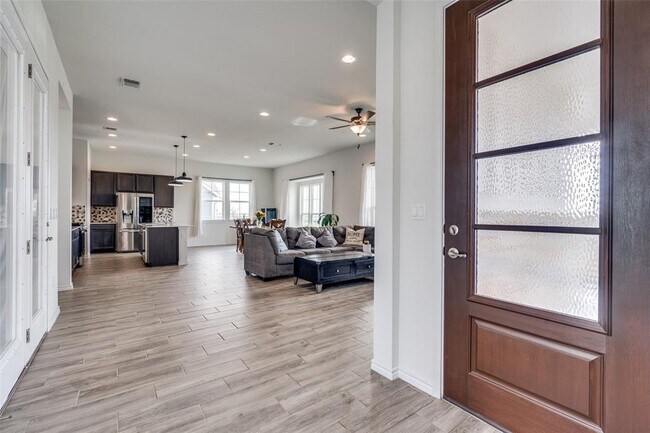Building Photo - 9304 Apogee Blvd