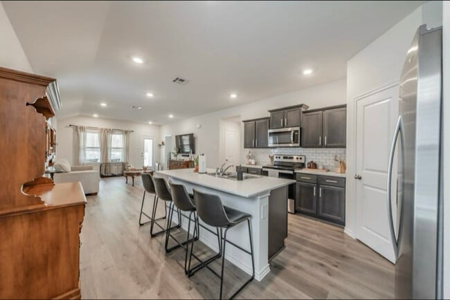Building Photo - 363 Vitex Dr