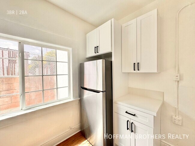 Foto del edificio - 617 S Soto St