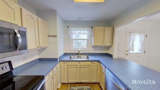 Foto del edificio - 117 Candace Pl