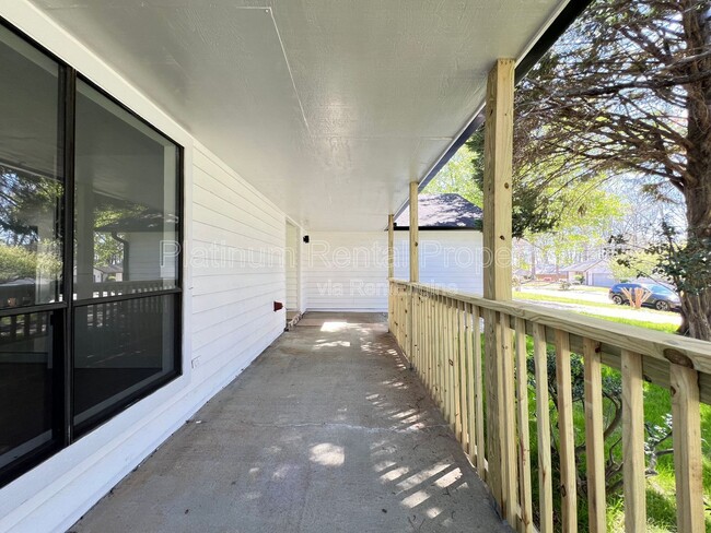 Foto del edificio - 1331 Buttercup Ct