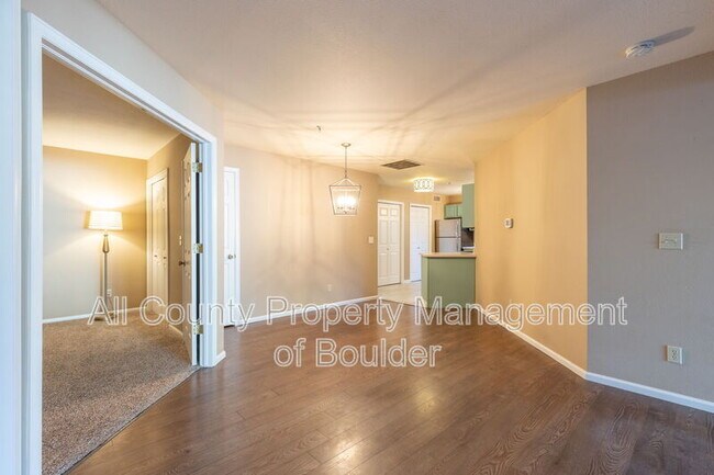 Foto del edificio - 4935 Twin Lakes Rd