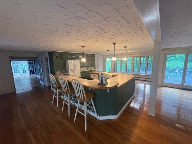 Foto del edificio - 3411 Henneberry Rd