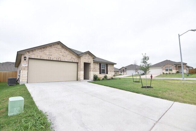 Building Photo - 749 Jersey Ct
