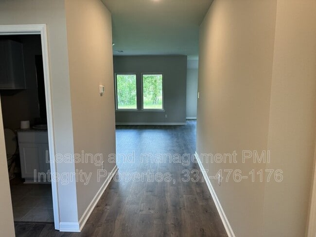Building Photo - 119 Hill View Drive