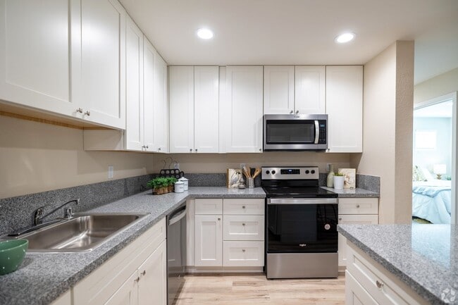 Interior Photo - Rumble Estates