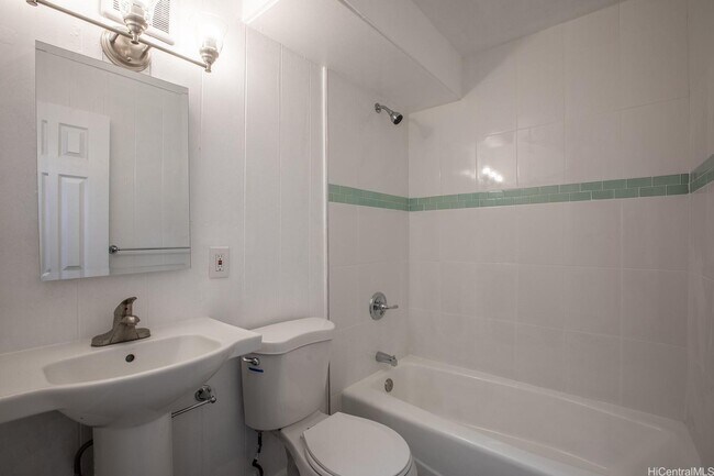 Photo - Manthos 94-322 Pupuole St Apartment