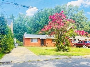 Building Photo - 1733 Finchley Dr